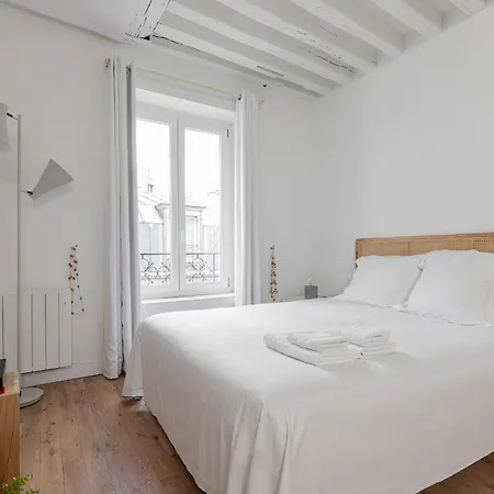 Appartement Vertus Paris Room photo